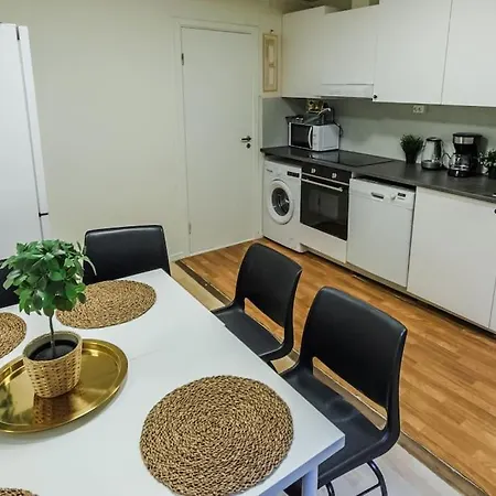 Апартаменти Stylish Place In The Heart Of